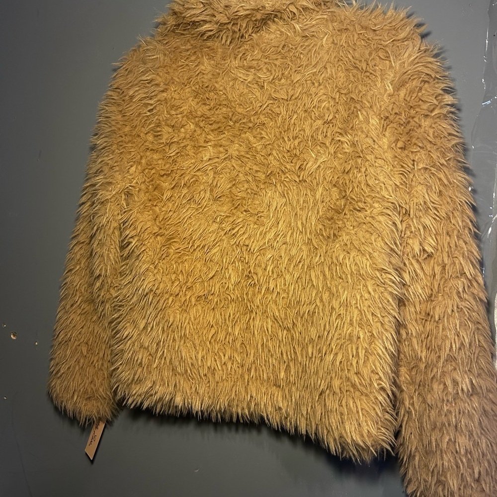 Little Lass Faux Fur Coat, NWT, size medium - Picture 6 of 8